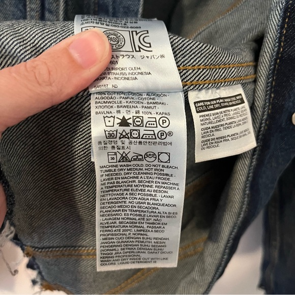 Levi’s Altered Collarless Trucker Jacket Blue Jean Denim Women’s Medium - Picture 7 of 12